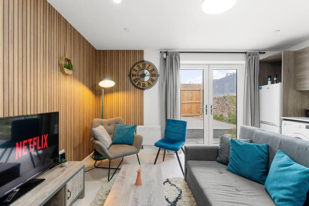 Modern Spacious Three Bedrooms With Private Garden Cardiff Buitenkant foto