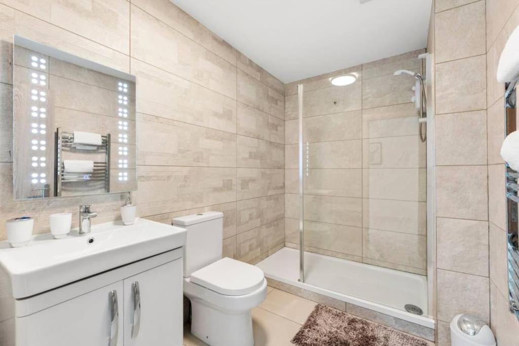 Modern Spacious Three Bedrooms With Private Garden Cardiff Buitenkant foto